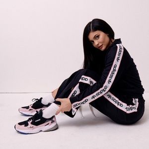 Adidas Falcon Sneakers